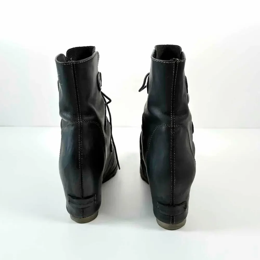 Sorel here pair
